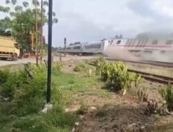 KA Purwojaya Anjlok di Bekasi, Dua Gerbong Keluar Jalur